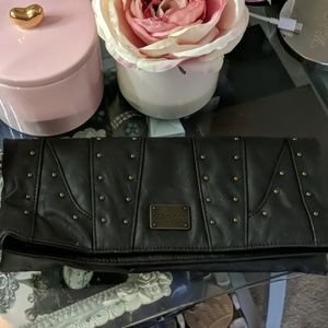 Black clutch